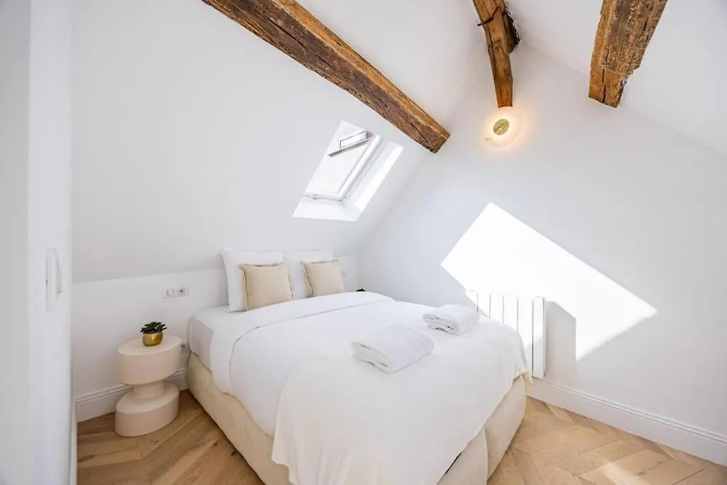 3 Bedrooms Sacree Coeur Place Du Tertre Montmartre