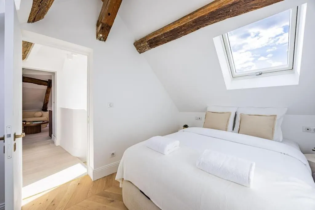3 Bedrooms Sacree Coeur Place Du Tertre Montmartre *